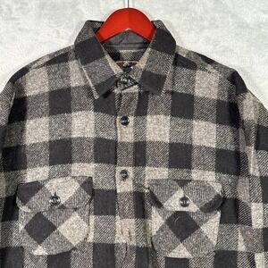 Johnson Woolen Mills Shirt Mens XL Gray Black Plaid Wool Button Front USA *FLAW